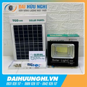 Đèn pha năng lượng mặt trời 60W SLP60